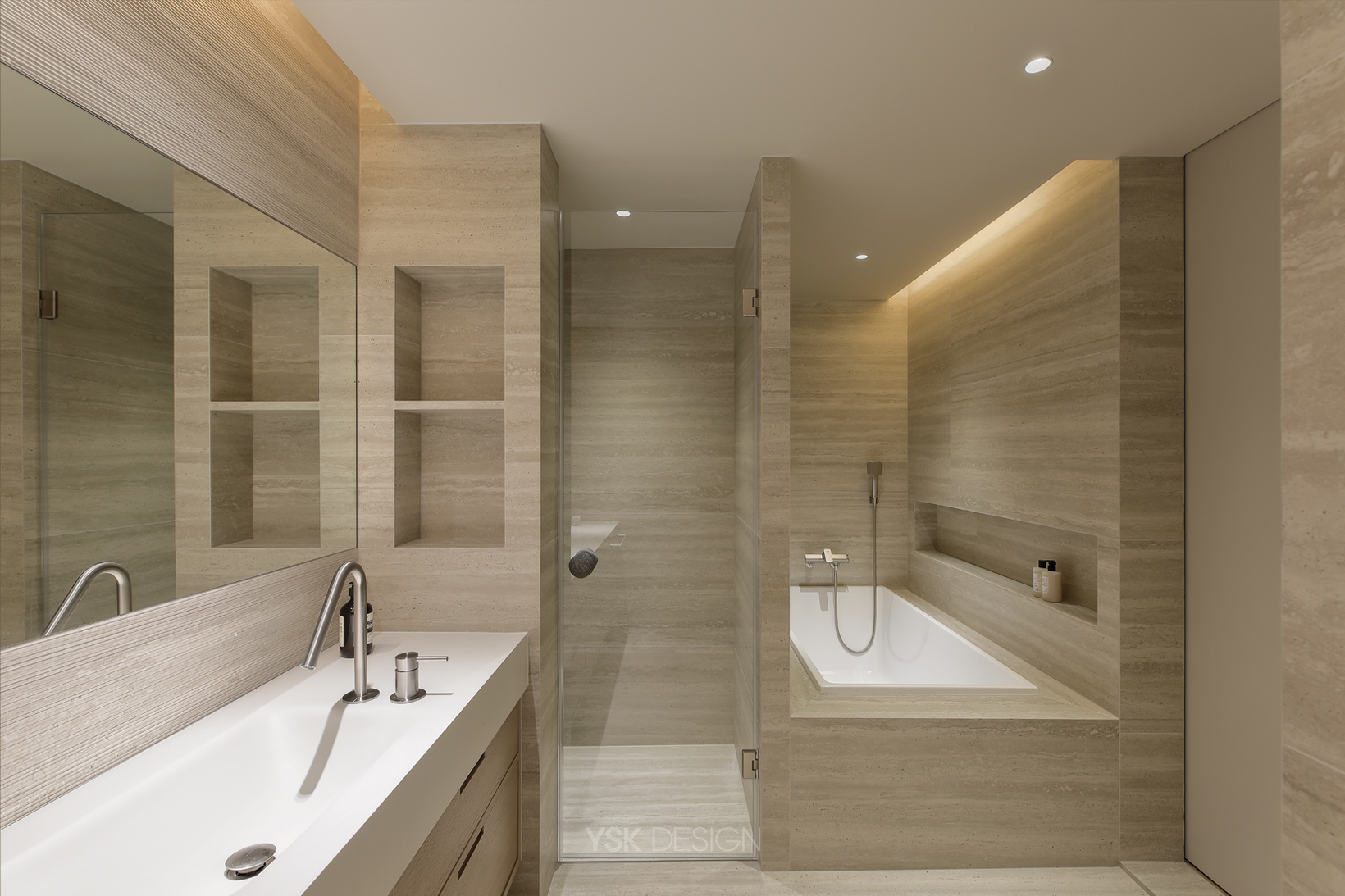 master bath 002.jpg