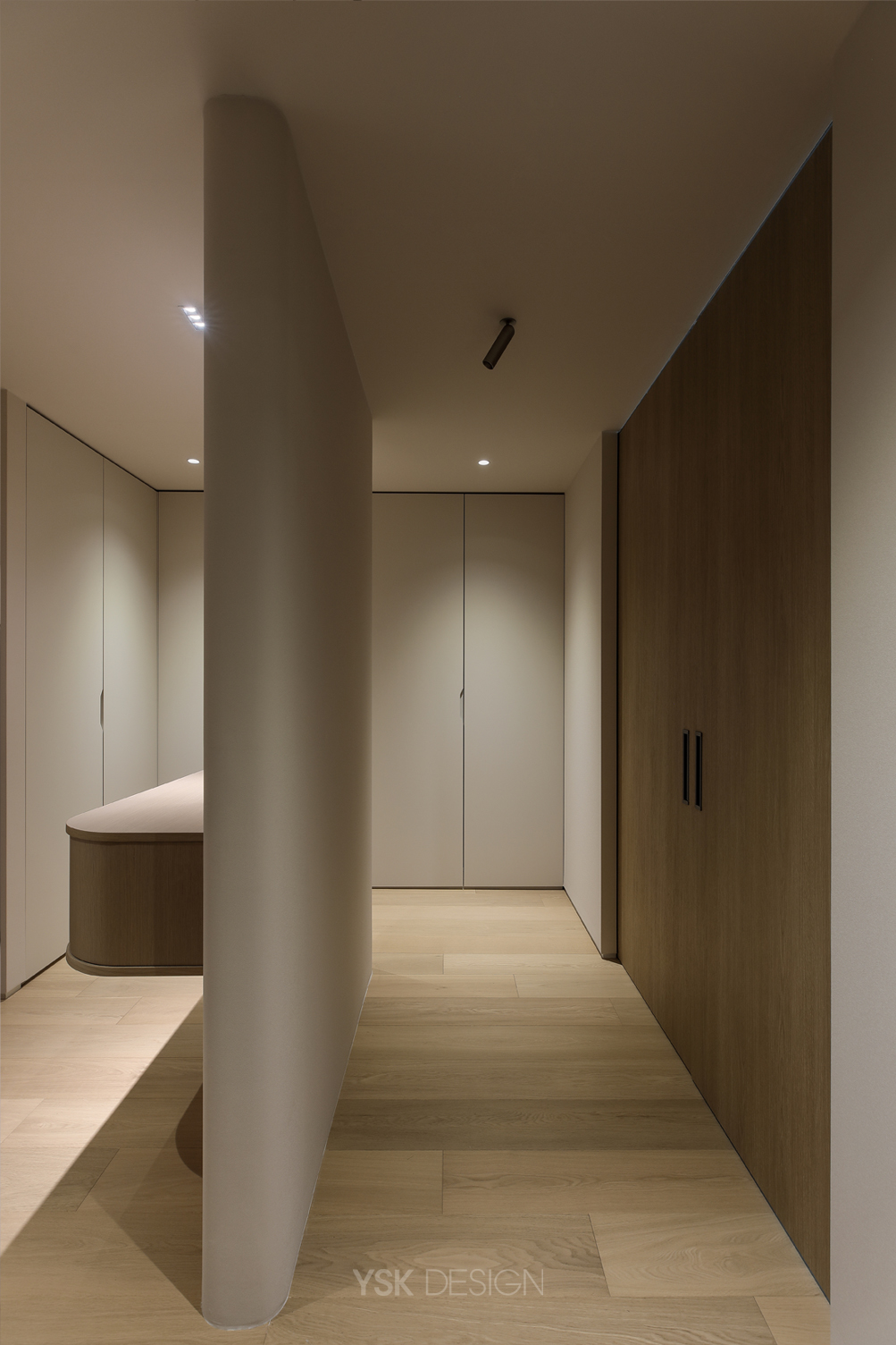 dressroom 001.jpg