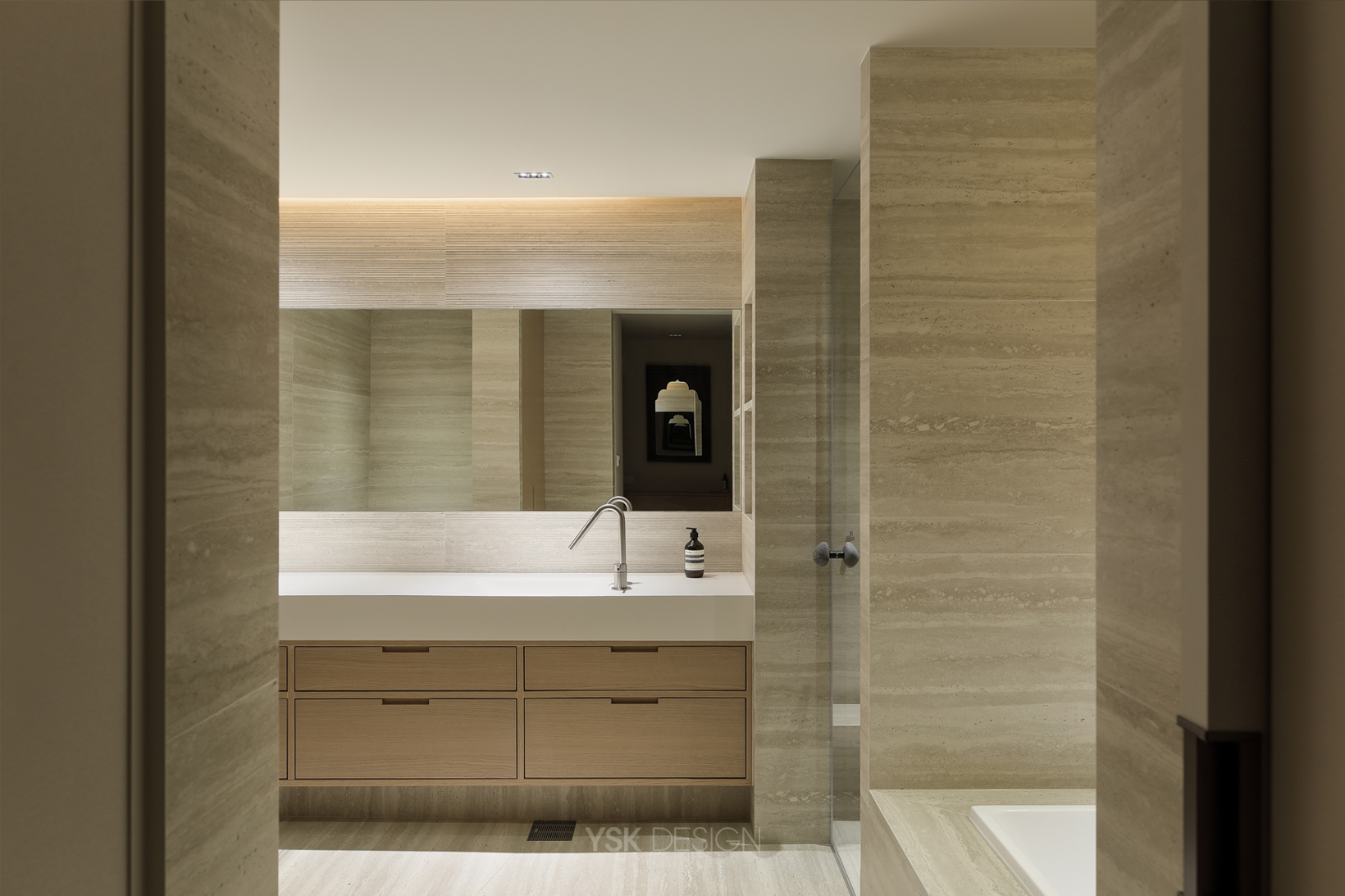 master bath 001.jpg