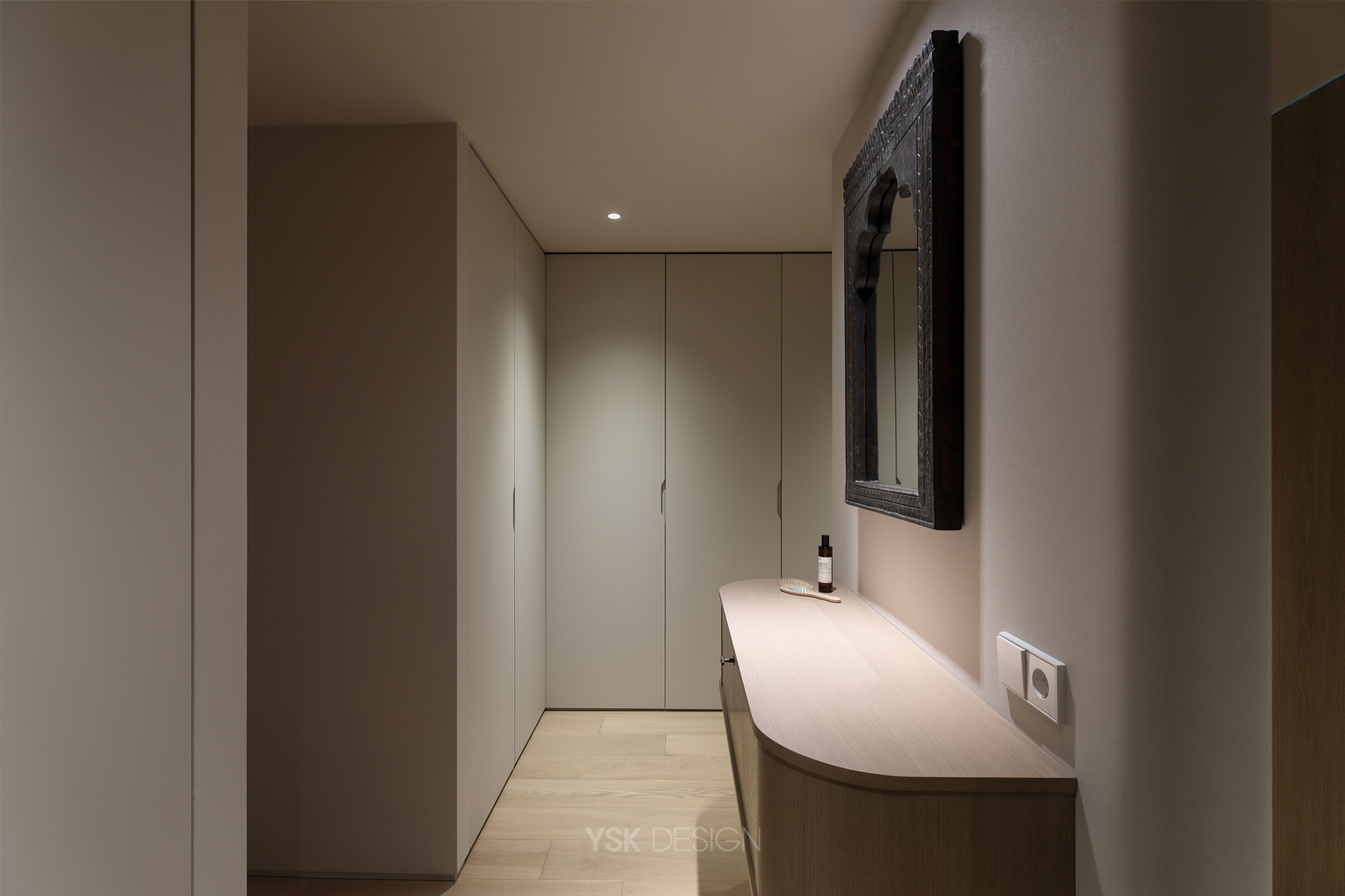 dressroom 003.jpg