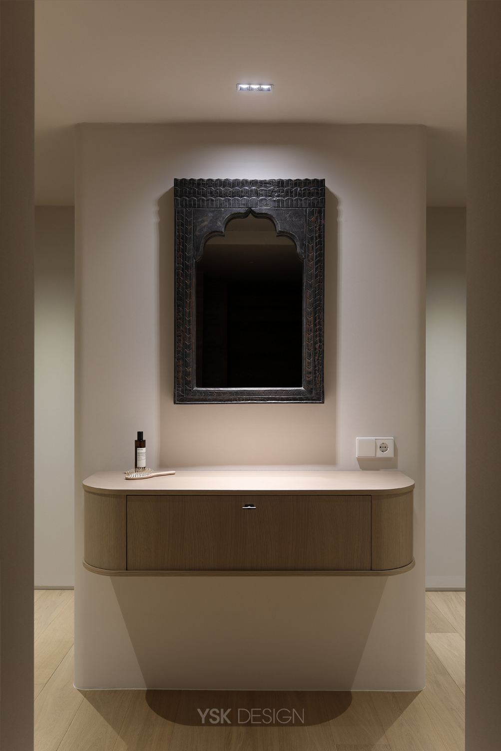 dressroom 004.jpg