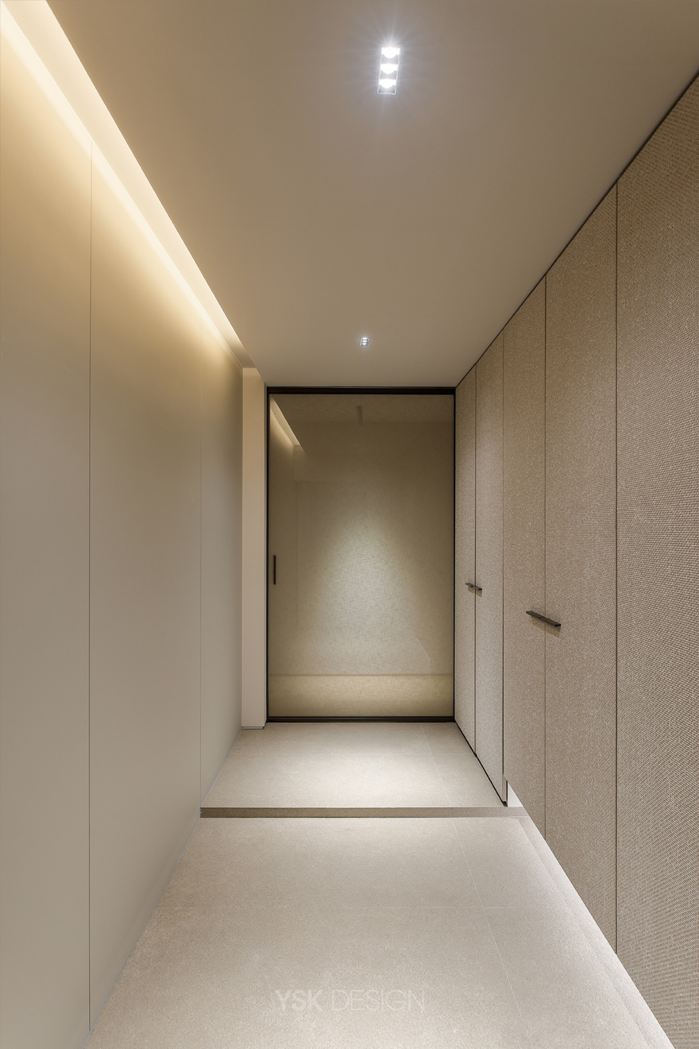 entrance 004.jpg