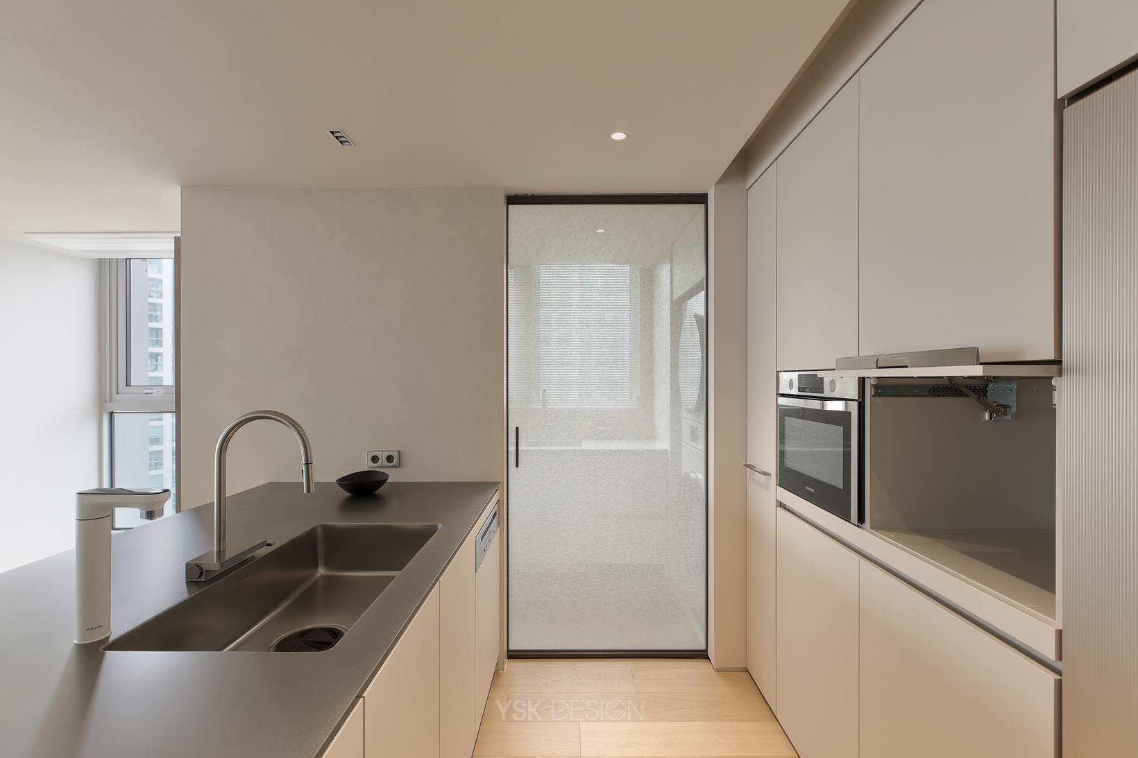 kitchen 012.jpg