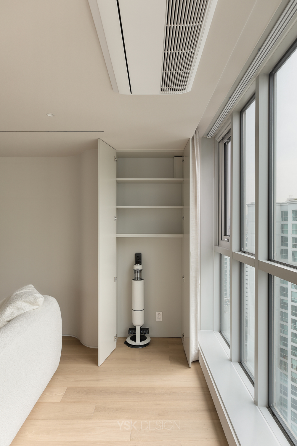livingroom 002.jpg