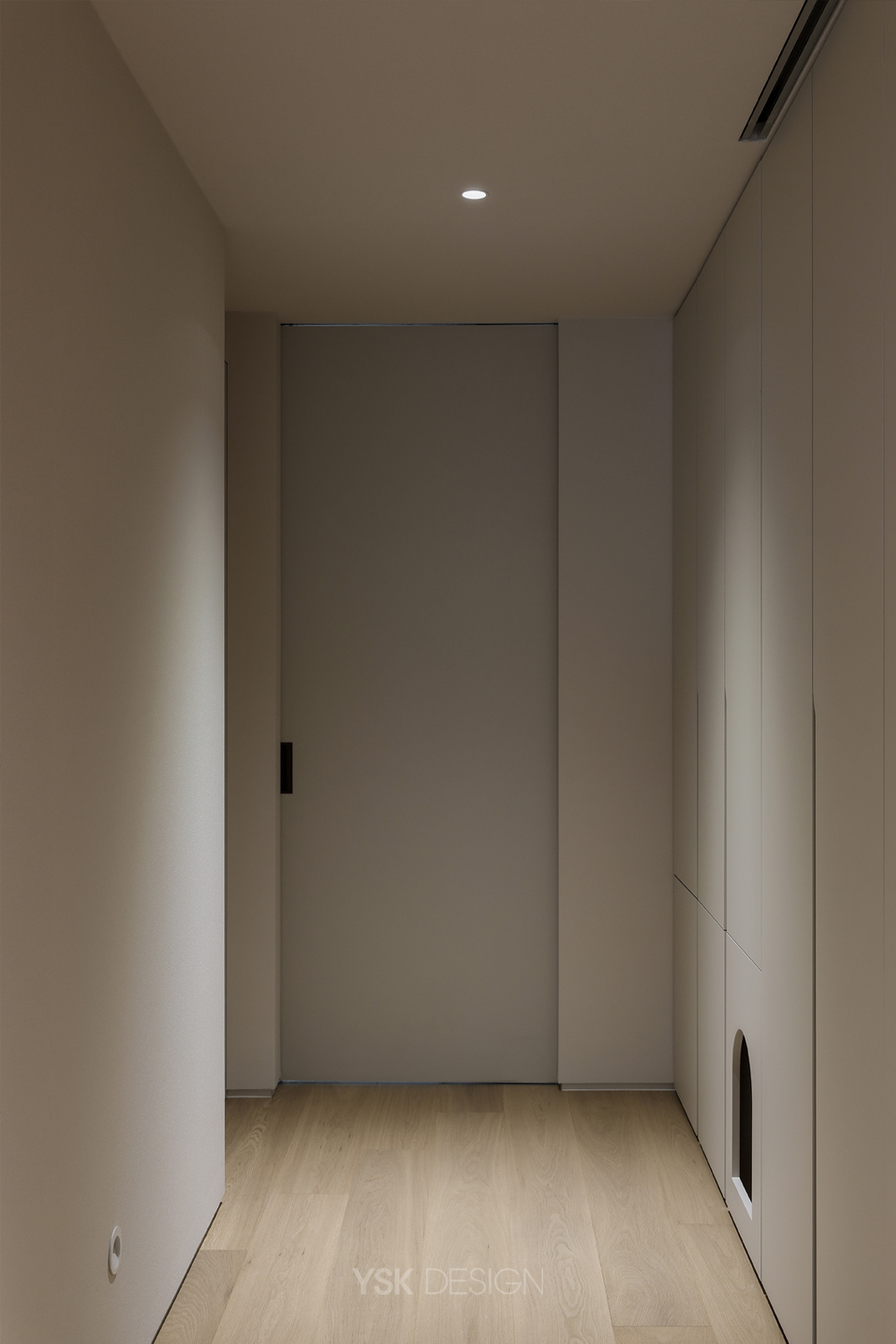 hall 001.jpg