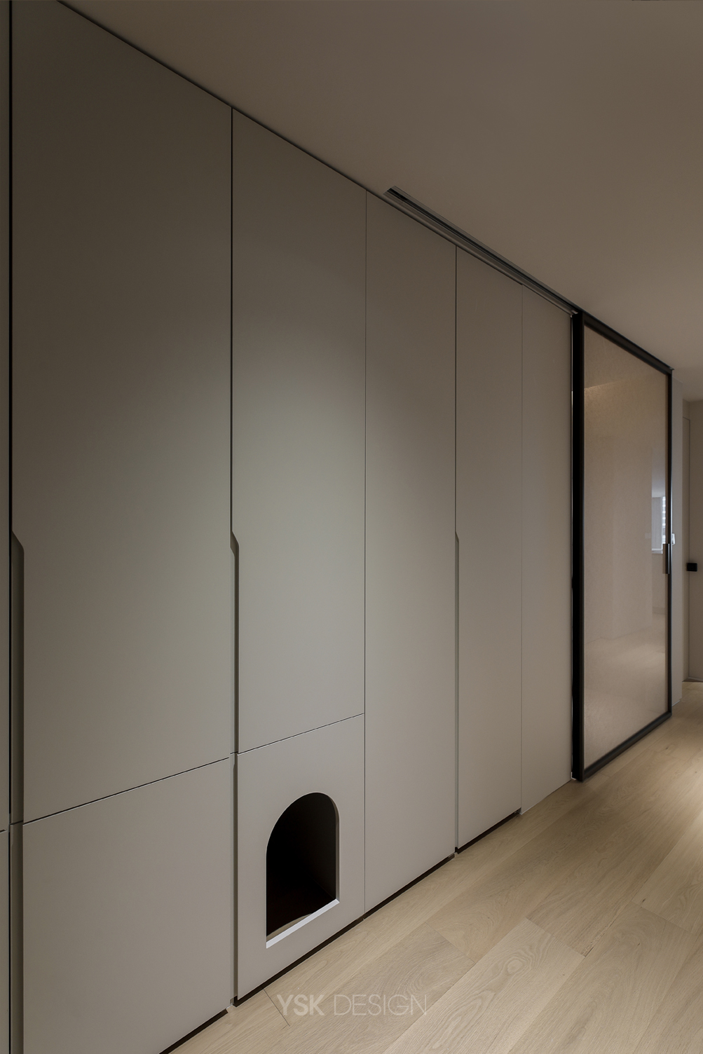 hall 002.jpg