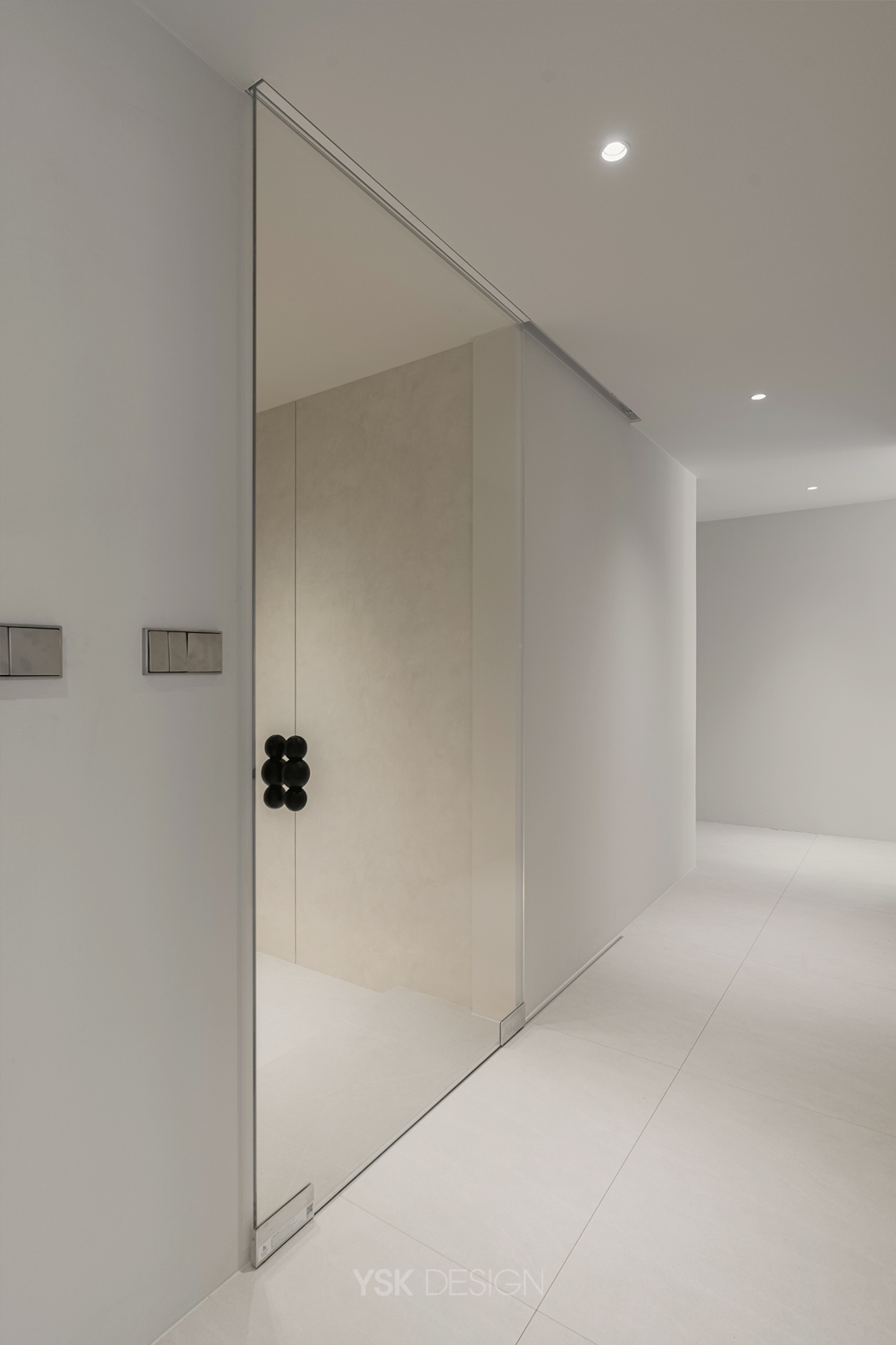 entrance_1(29).jpg