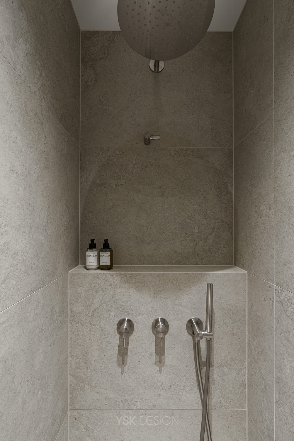 2 (17)_guestbath.jpg
