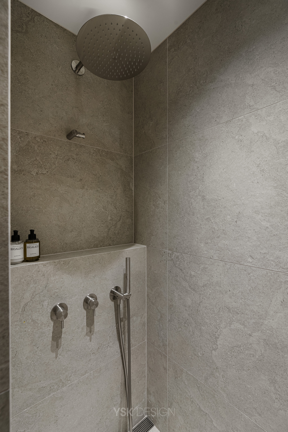 2 (16)_guestbath.jpg