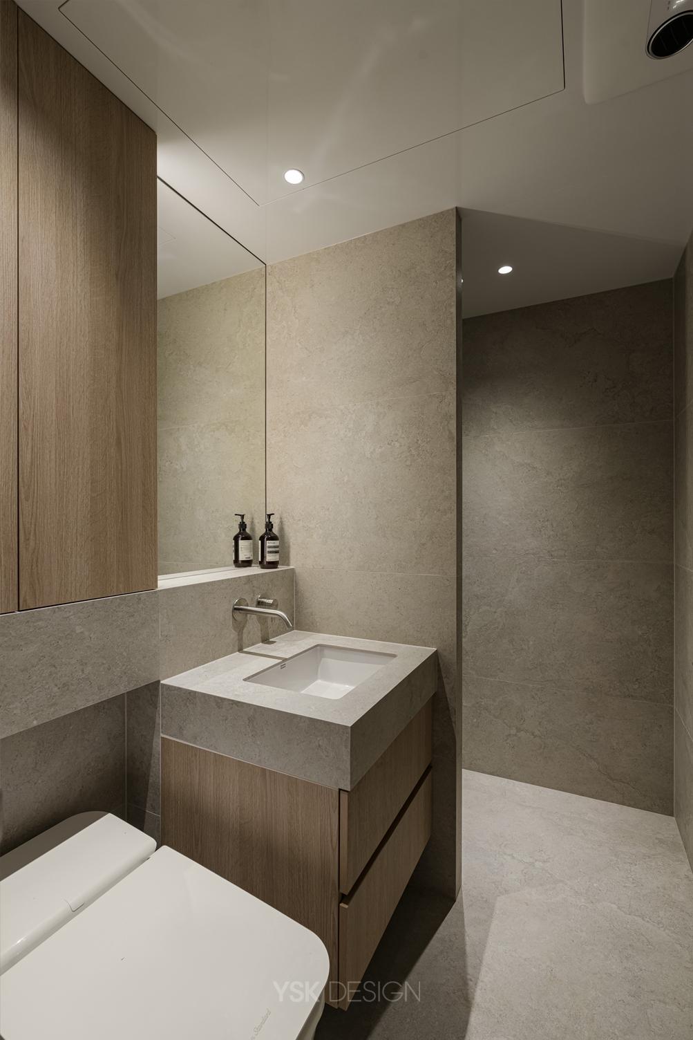 2 (13)__guestbath.jpg