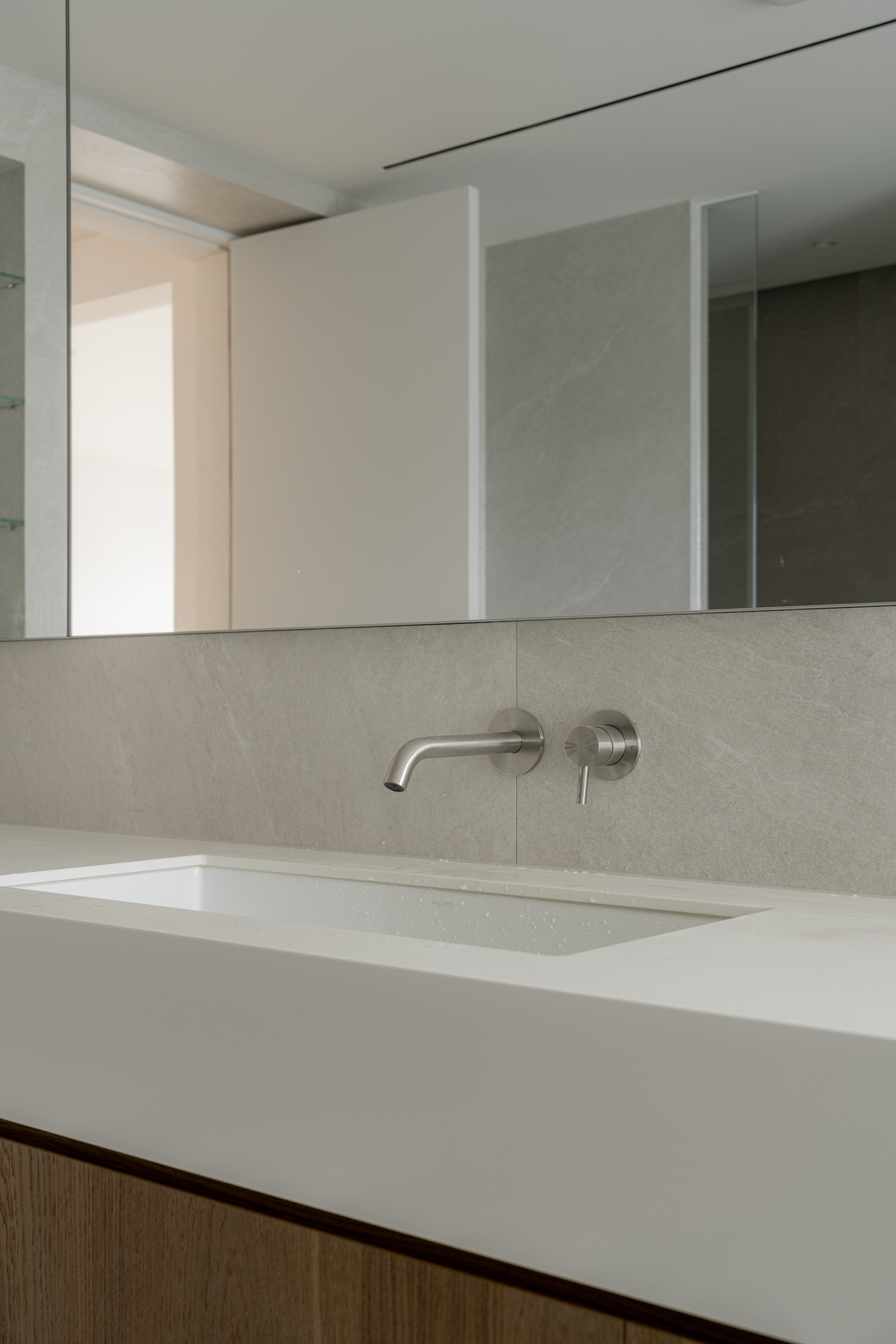 master bathroom 008.jpg