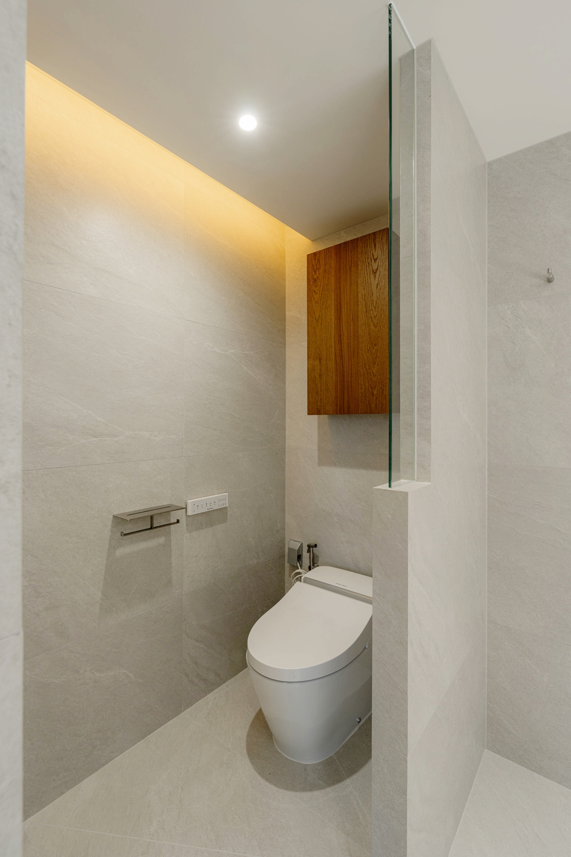 master bathroom 015.jpg