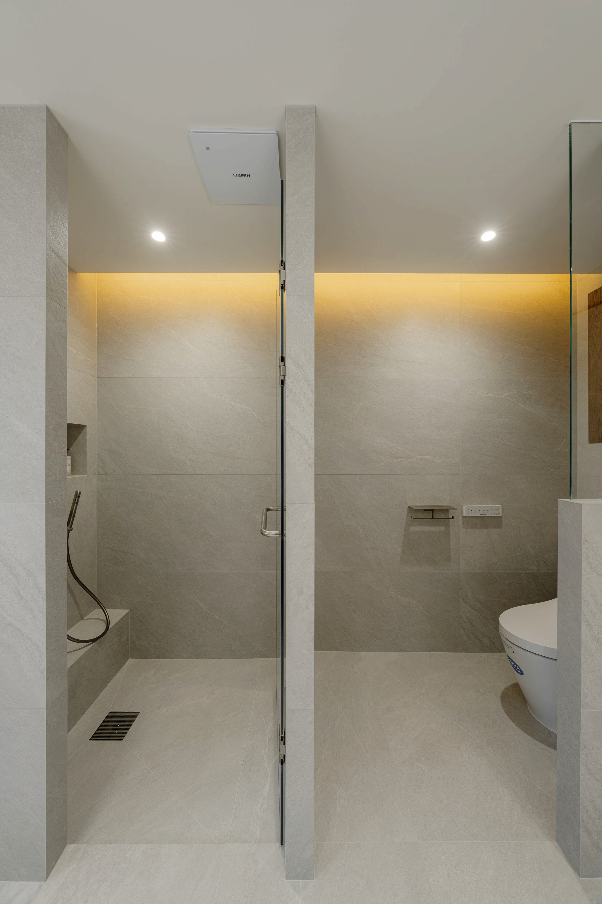 master bathroom 012.jpg