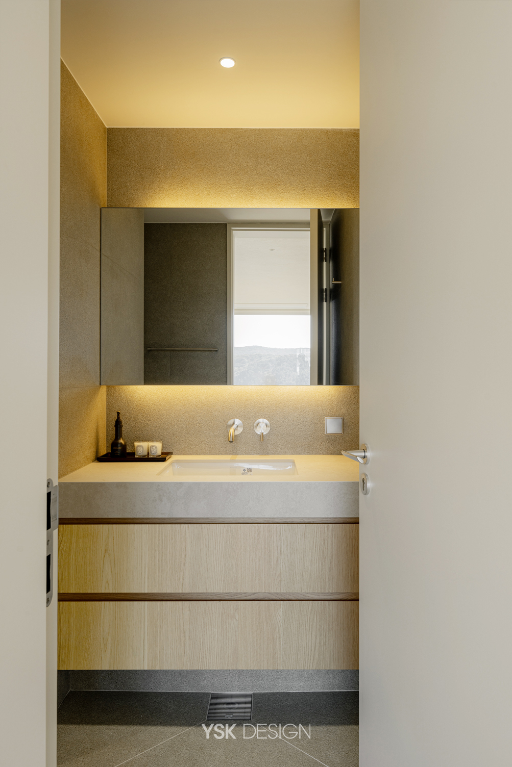 master bathroom 001.jpg