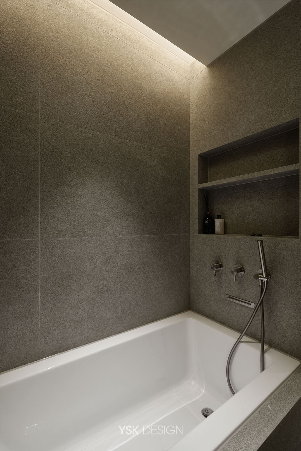 1 (112)_bathroom.jpg