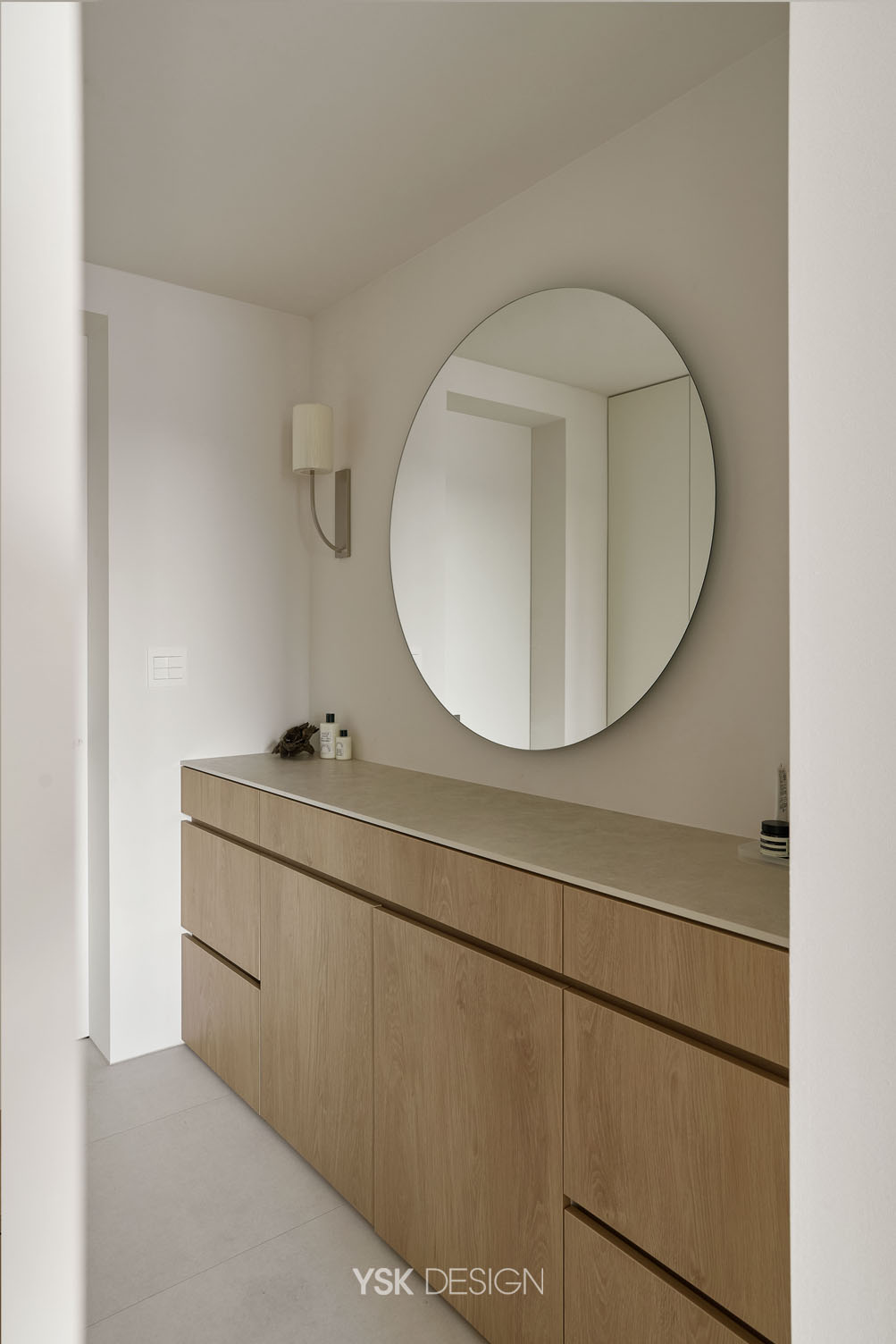 1 (102)_masterroom.jpg