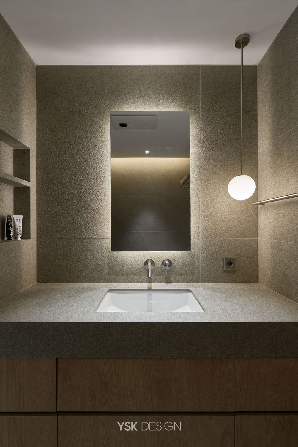 1 (120)_bathroom.jpg