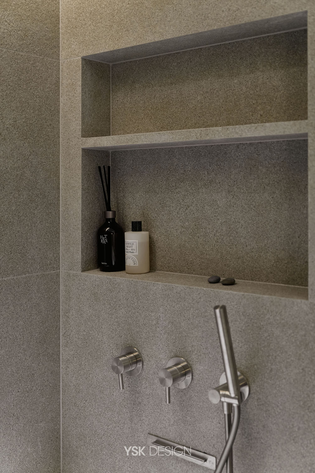 1 (114)_bathroom.jpg