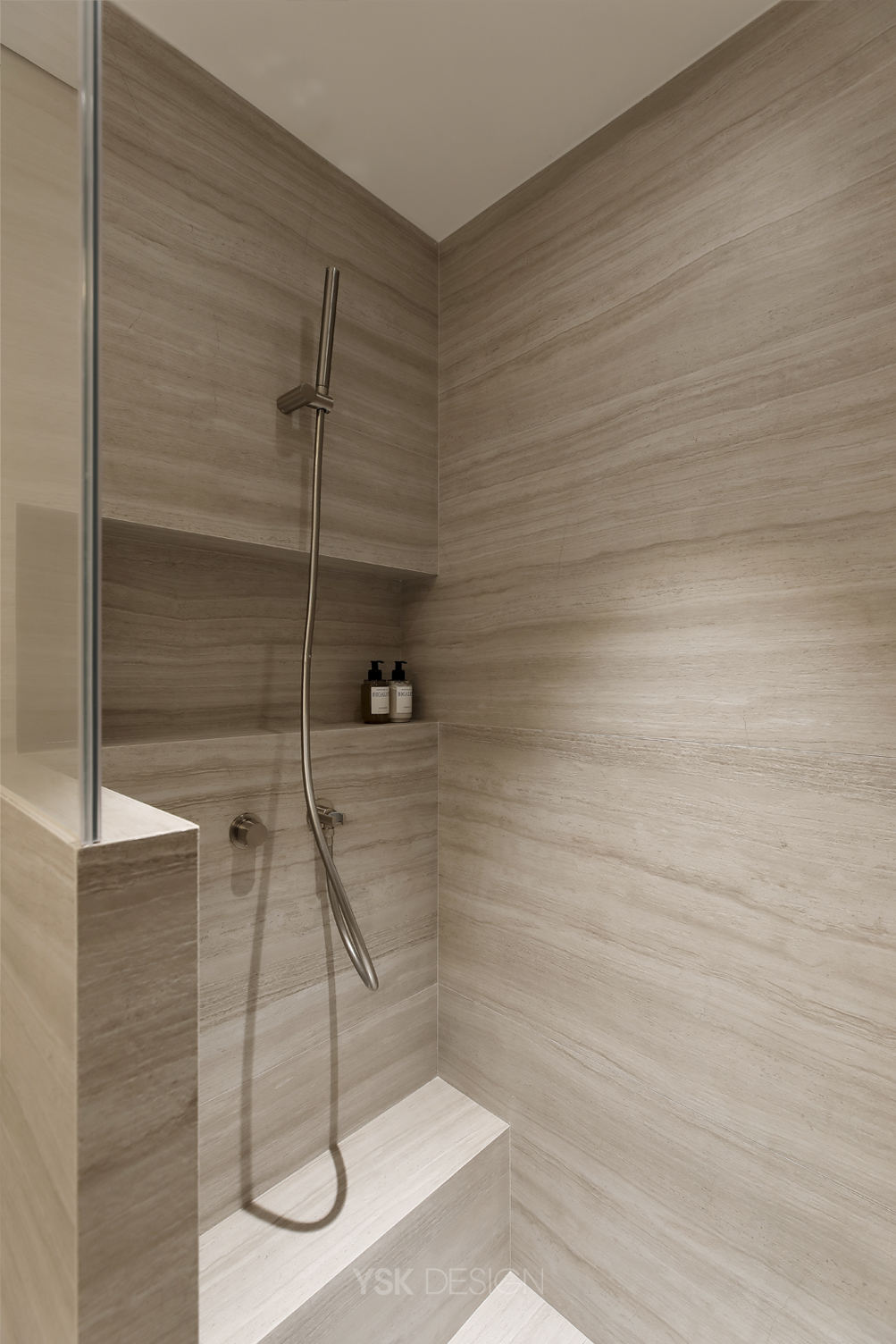 master bathroom 010.jpg