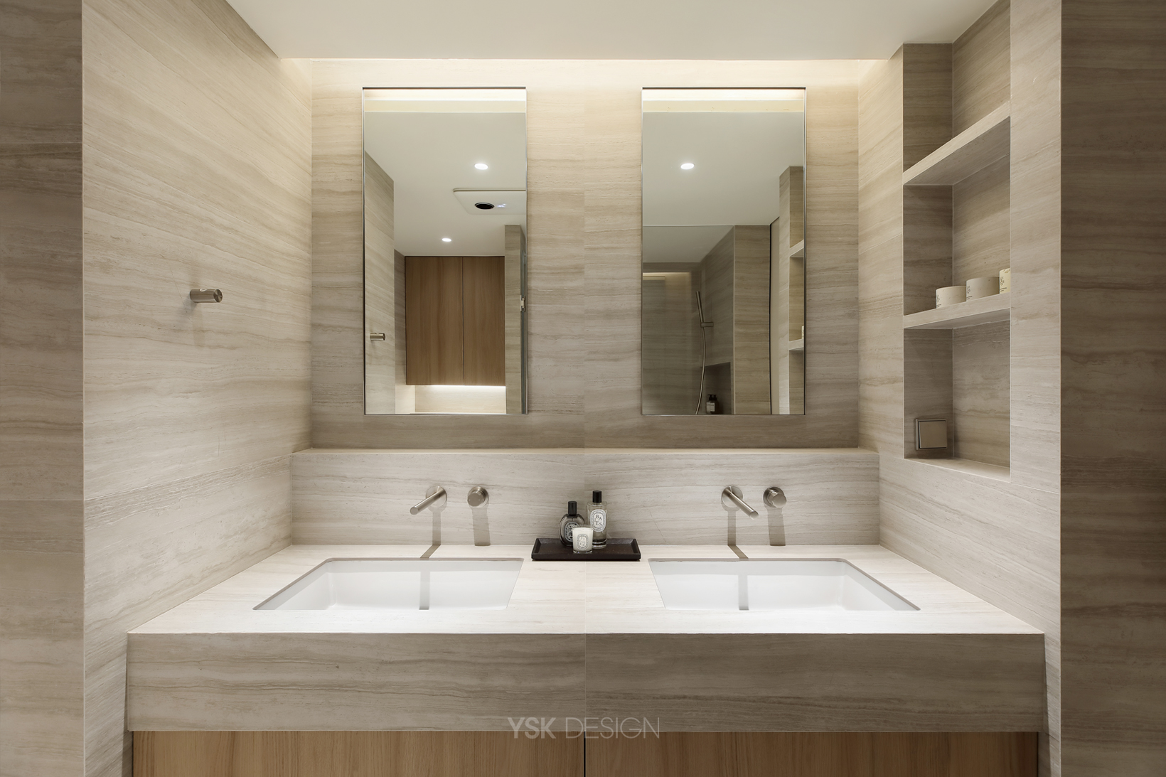 master bathroom 003.jpg