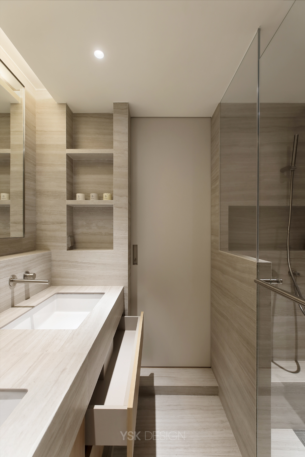 master bathroom 008.jpg