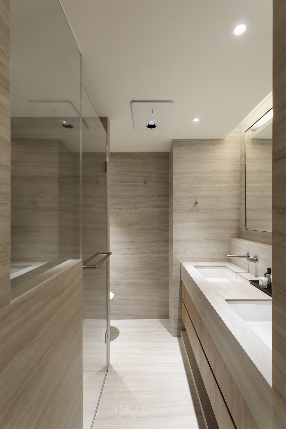 master bathroom 001.jpg