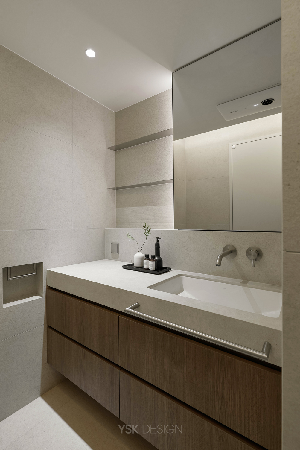 master bathroom 006.jpg