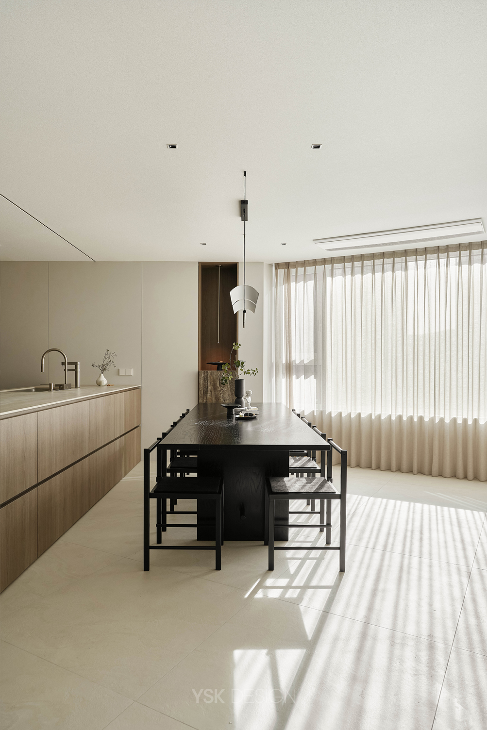 dining room 009.jpg