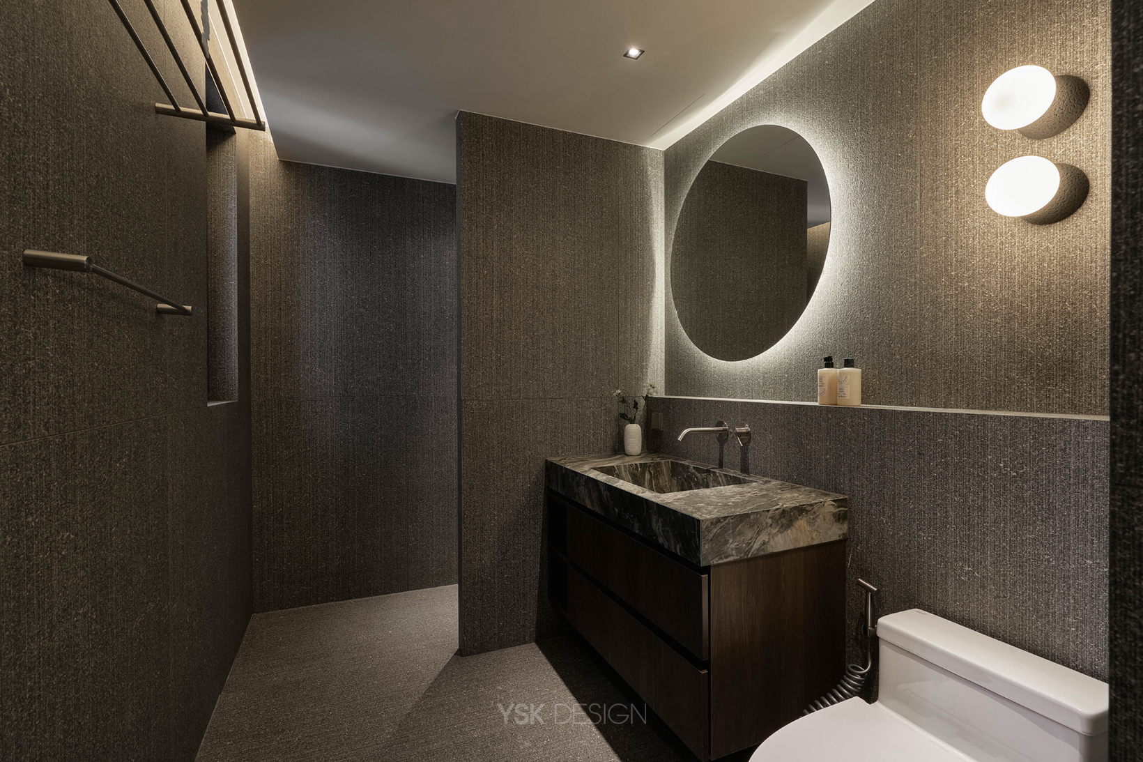 master bathroom 002.jpg