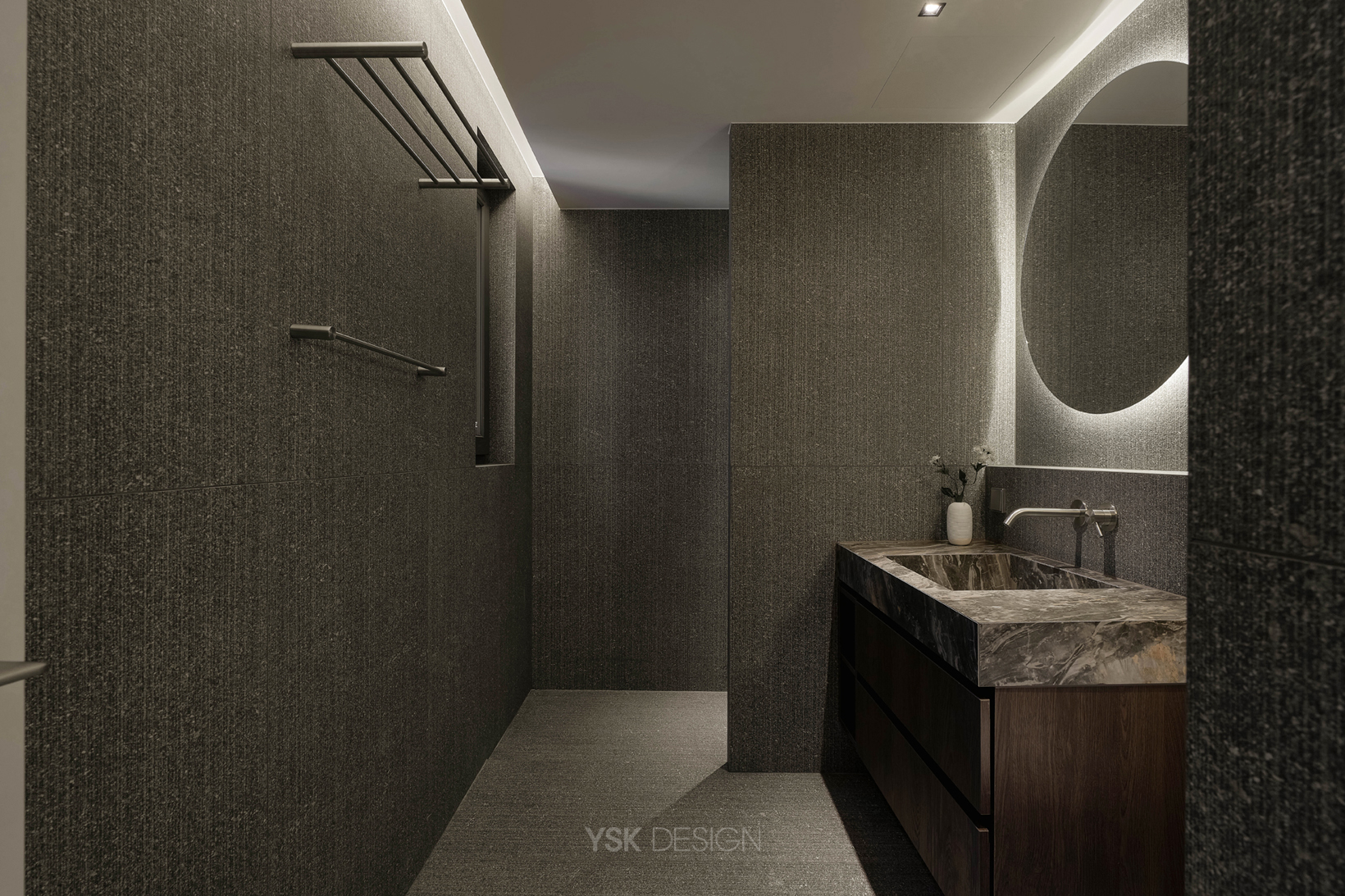 master bathroom 001.jpg