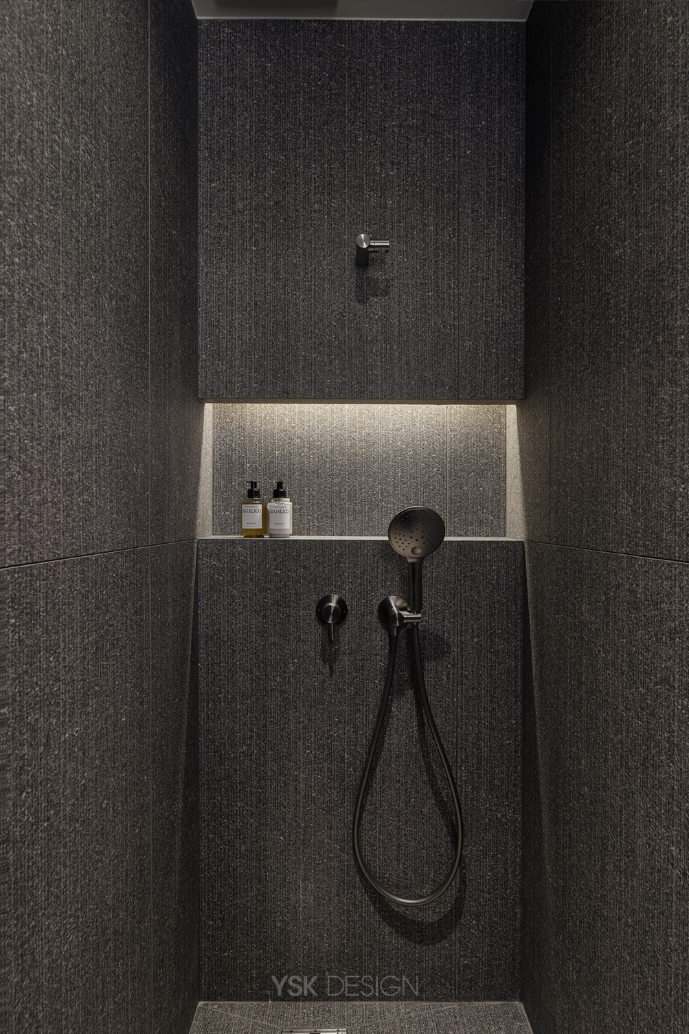 master bathroom 007.jpg