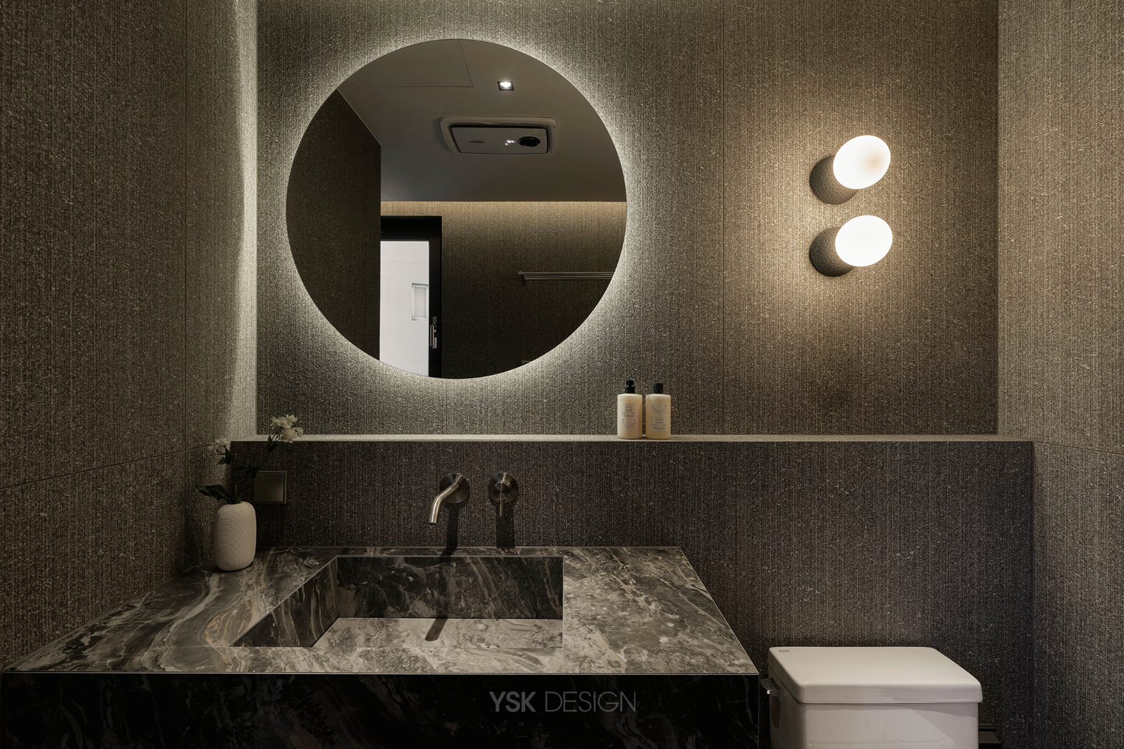 master bathroom 004.jpg